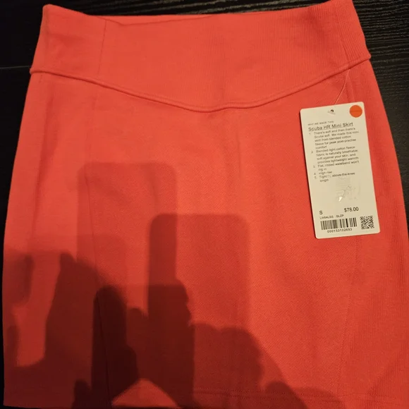 Lululemon Athletica Vibrant Coral Mini Skirt - Picture 2 of 6